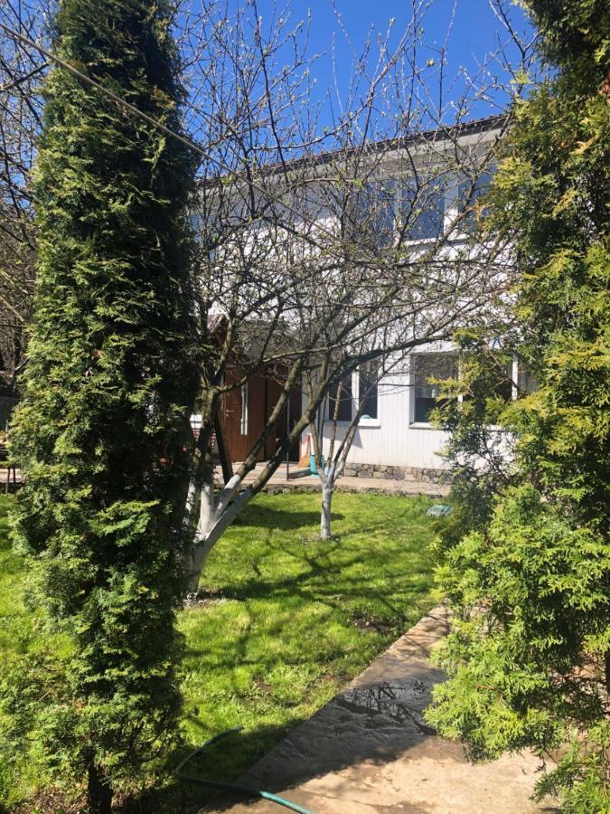 Садиба Диво Квітка Tatariv Exterior photo